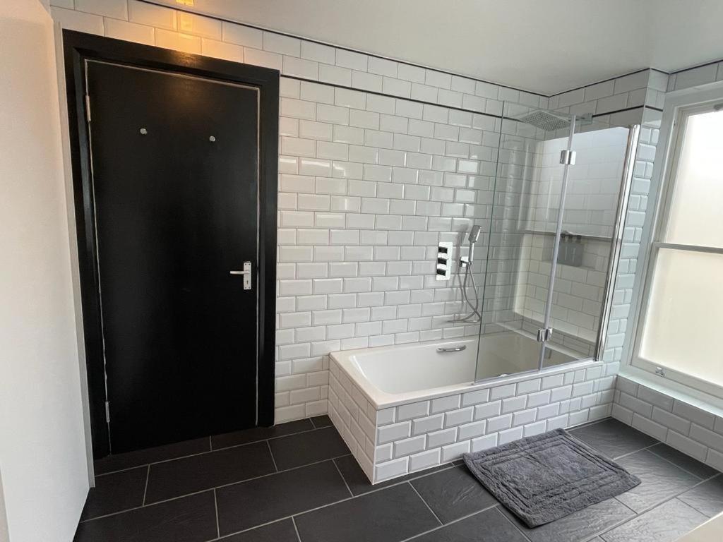 Luxury Apartment In Belsize Park Londra Exterior foto